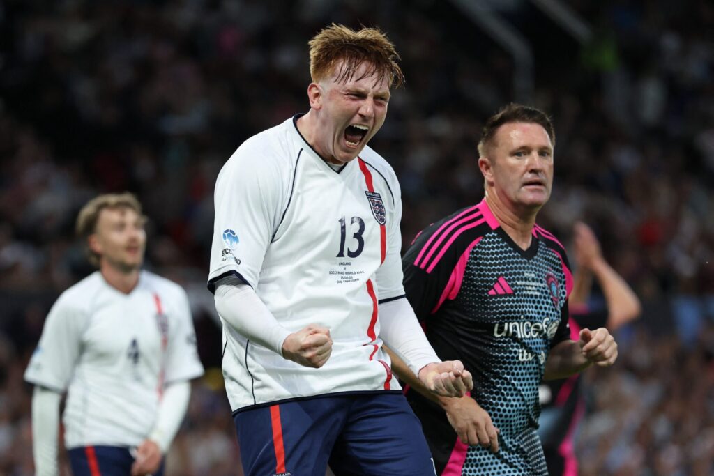 Découvrez qui se cache derrière Angry Ginge : Âge, Fortune, Connexion avec Man United et bien plus encore !