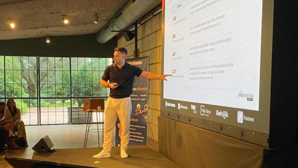 Luis Villanueva organise des événements de marketing