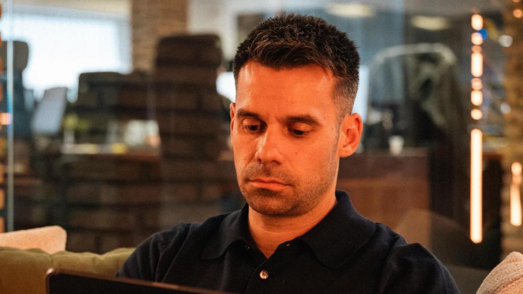 Luis Villanueva travaille avec diverses entreprises