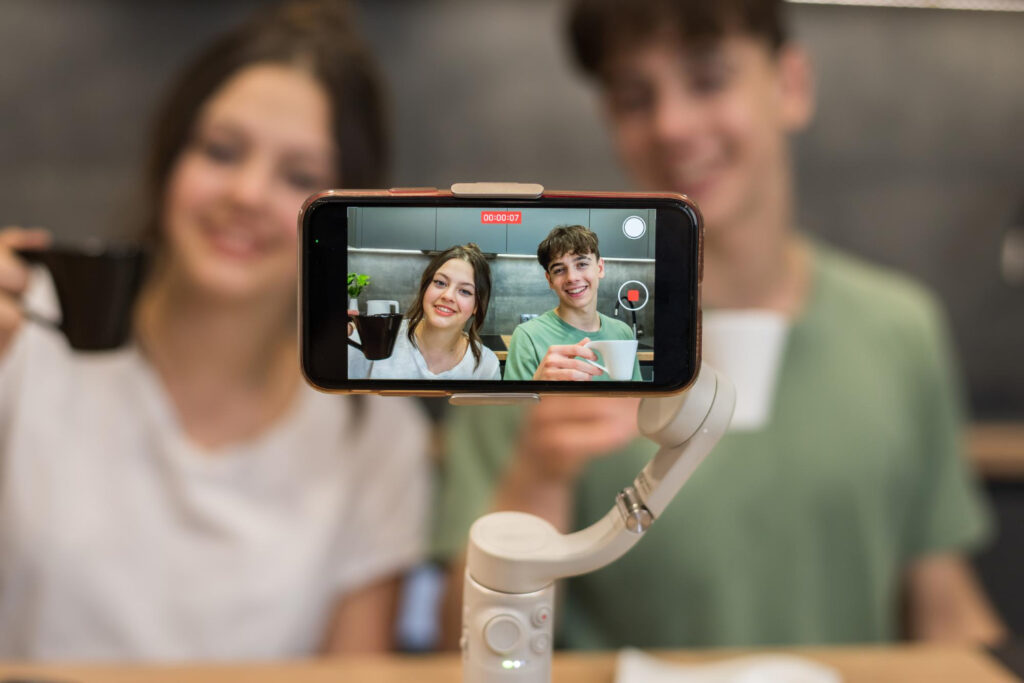 Trouve le créateur parfait sans passer des heures sur Instagram !