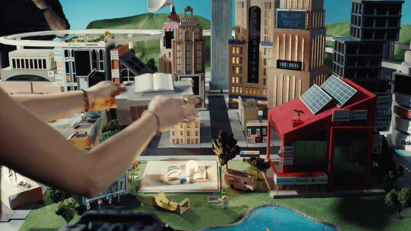 Une Miniature Mécanisée : Une Cité Étonnante Rendant Hommage au Monde Caché du Commerce
