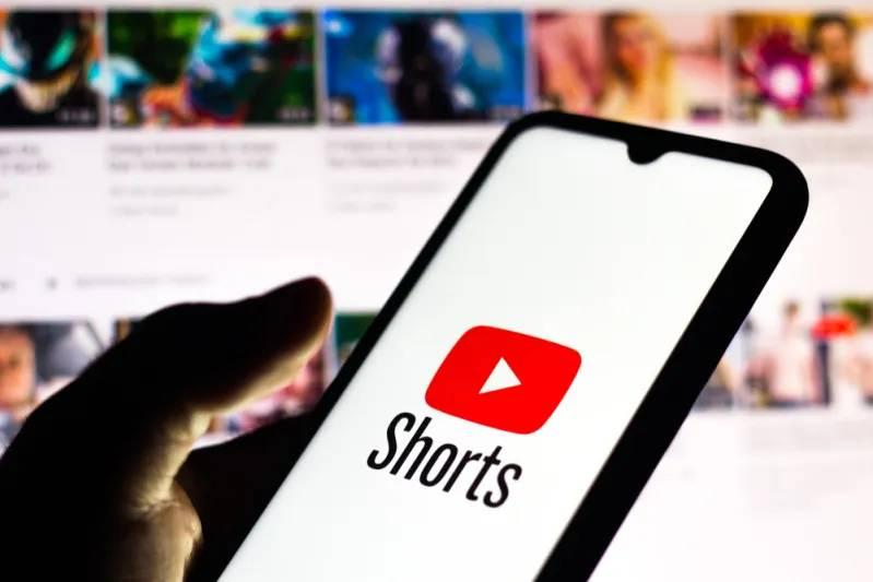Boostez votre créativité avec les nouveaux outils YouTube : créez des Shorts grâce à une technologie AI révolutionnaire !