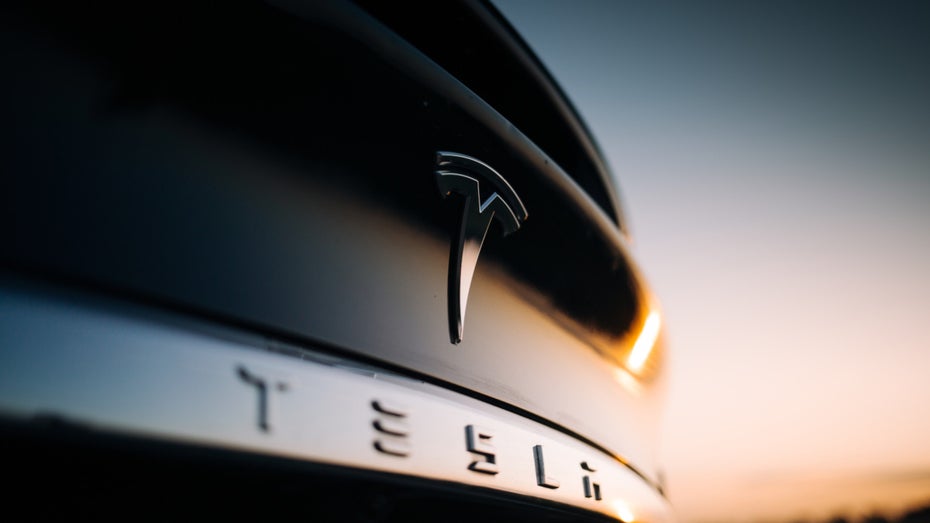 Chute de 36 % : la valeur de la marque Tesla s'effondre !