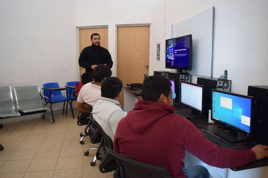 Des Adolescents Créateurs de Contenu Digital : L'Initiative Forman ITACE et DEMA