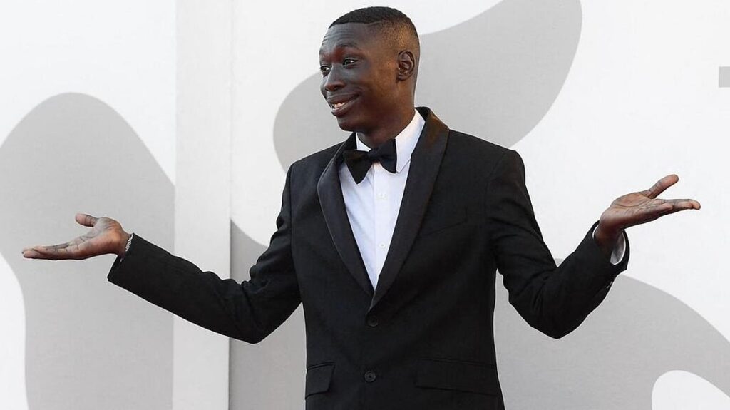 Khaby Lame réalise un incroyable contrat commercial de plus de 900 millions de dollars !