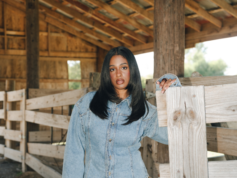 Bria Jones : Entrepreneuse, créatrice numérique et maman, elle partage son expérience inspirante