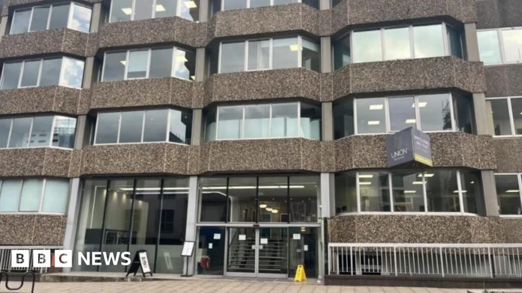 « Cinquante employés menacés de licenciement suite à la fermeture d'Atlas SEO à Norwich »