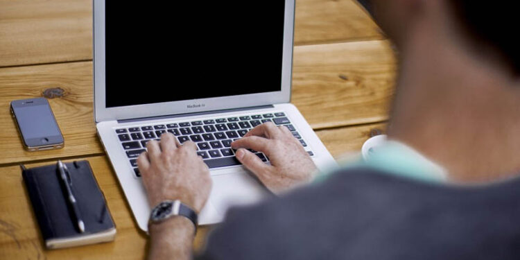 Offres d'emploi captivantes : COPE, Nude Project, Deloitte et bien plus encore !