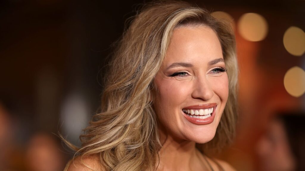 Paige Spiranac se livre sans filtre dans son tout premier vlog « Préparez-vous avec moi » de l'année !